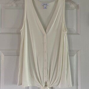 Like new Nine West Sleeveless Cream Top Size XS